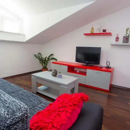 아파트 Grljusic - One Bedroom With Sea View 207 *