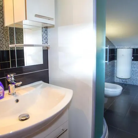 아파트 Grljusic - One Bedroom With Sea View 207 *